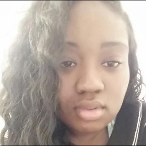 Meet your Posher, Gloria